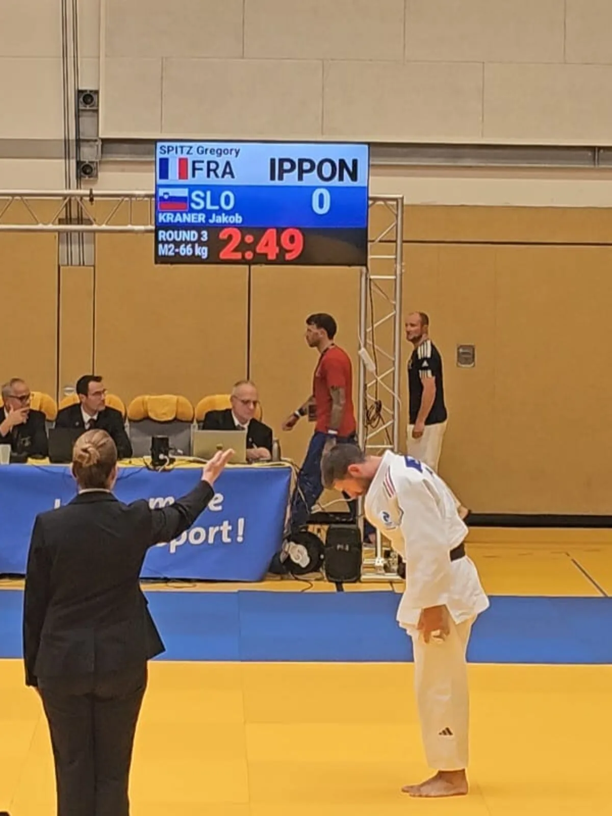 Grégory Spitz remporte son combat sur ippon — vétérans -66 kg M2, scoreboard SPITZ Gregory FRA / IPPON